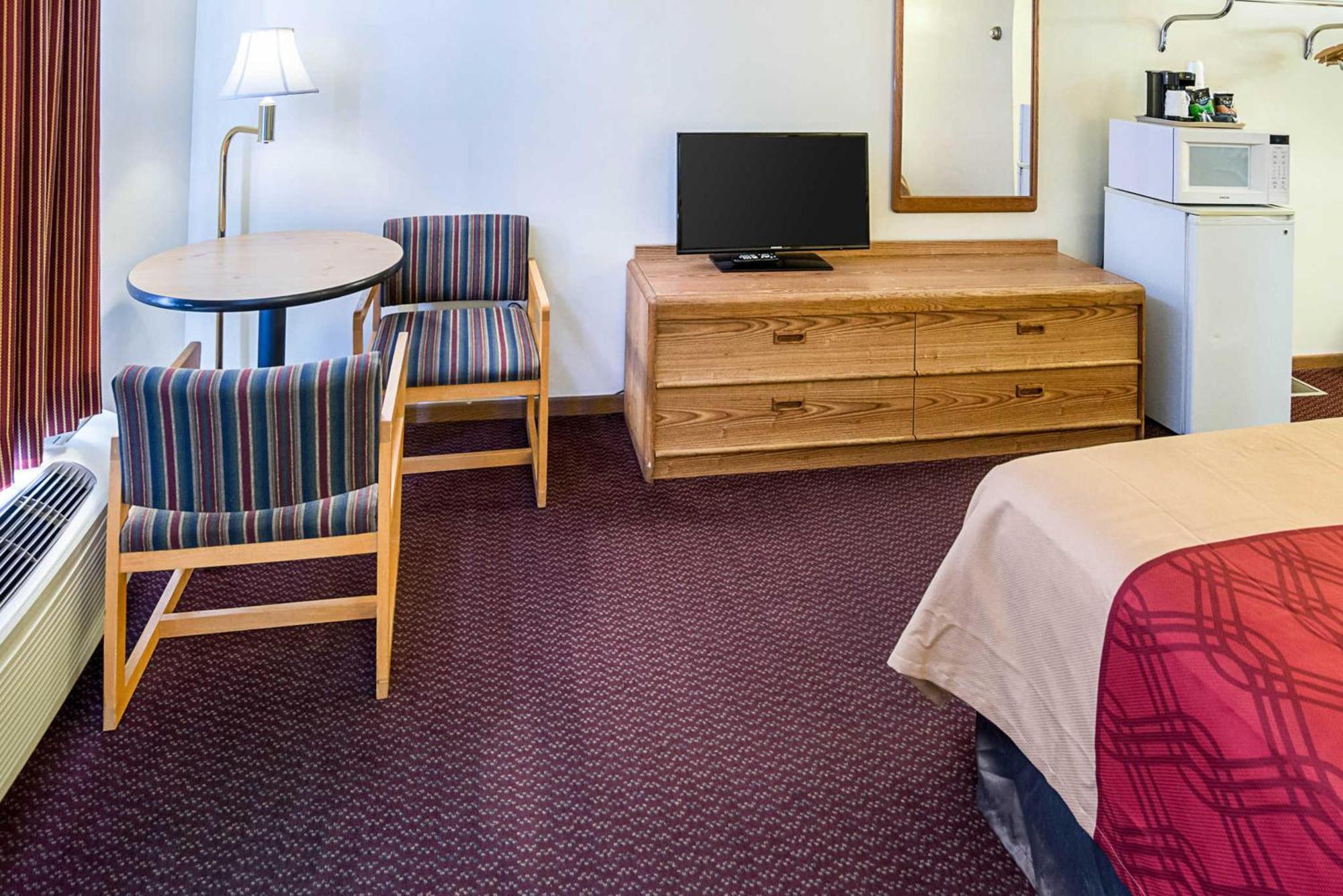 Rodeway Inn & Suites Austin Exterior photo